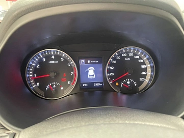 Kia Stonic, 2022г, передний привод, автомат