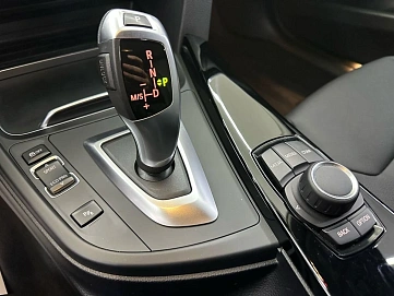 BMW 3 серии, 2018г, задний привод, автомат