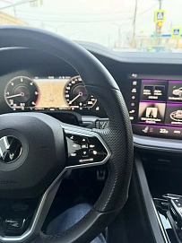 Volkswagen Touareg, 2018г, полный привод, автомат