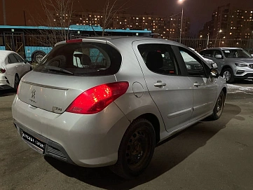 Peugeot 308, 2011г, передний привод, автомат