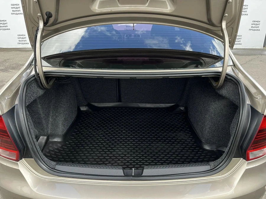 Volkswagen Polo, 2017г., передний привод, автомат