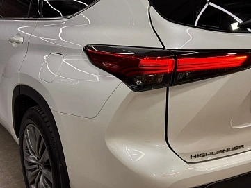 Toyota Highlander, 2021г, полный привод, автомат