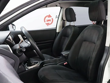 Nissan , 2012г., передний привод, механика