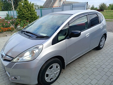 Honda Fit, 2011г, передний привод, вариатор