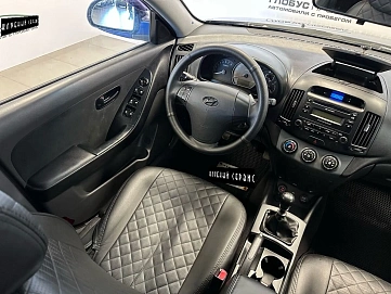 Hyundai Elantra, 2008г, передний привод, механика