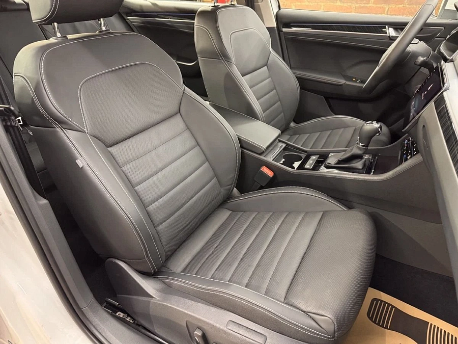 Skoda Superb, 2025г., передний привод, робот
