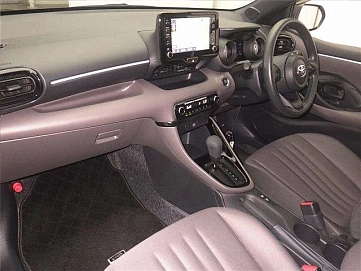 Toyota Yaris, 2021г, передний привод, вариатор
