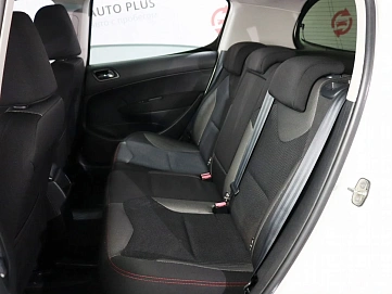 Peugeot 308, 2011г, передний привод, механика