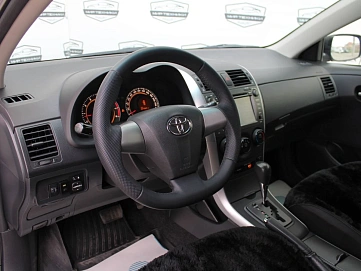 Toyota Corolla, 2012г, передний привод, автомат