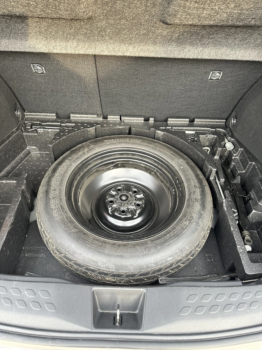 Toyota C-HR, 2018г., передний привод, вариатор