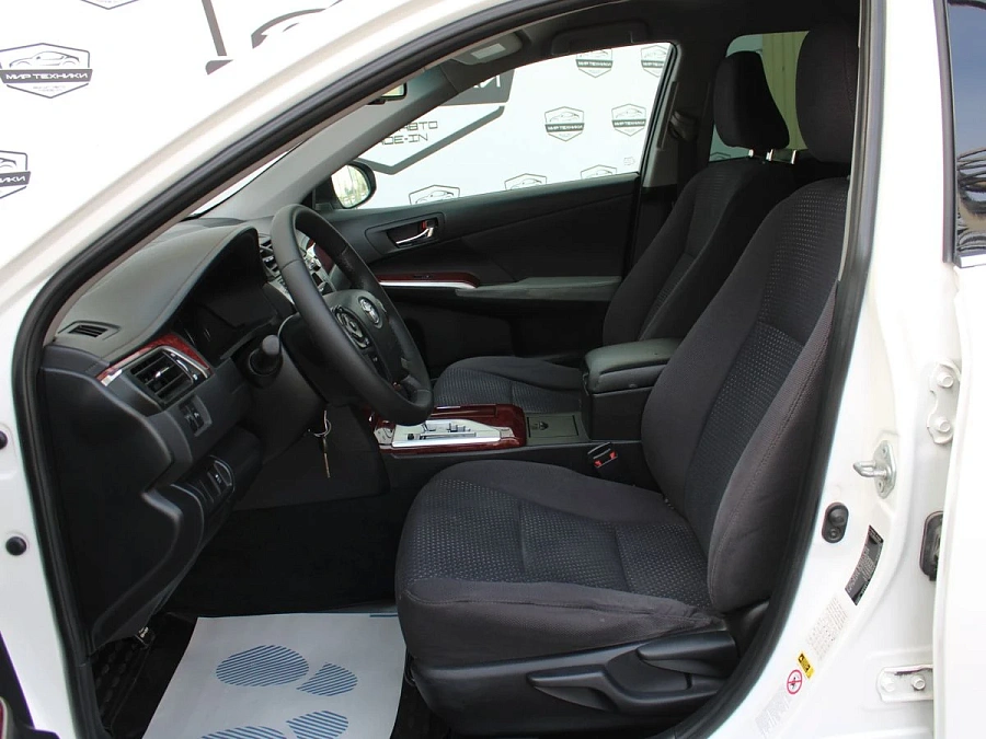 Toyota Camry, 2013г., передний привод, автомат
