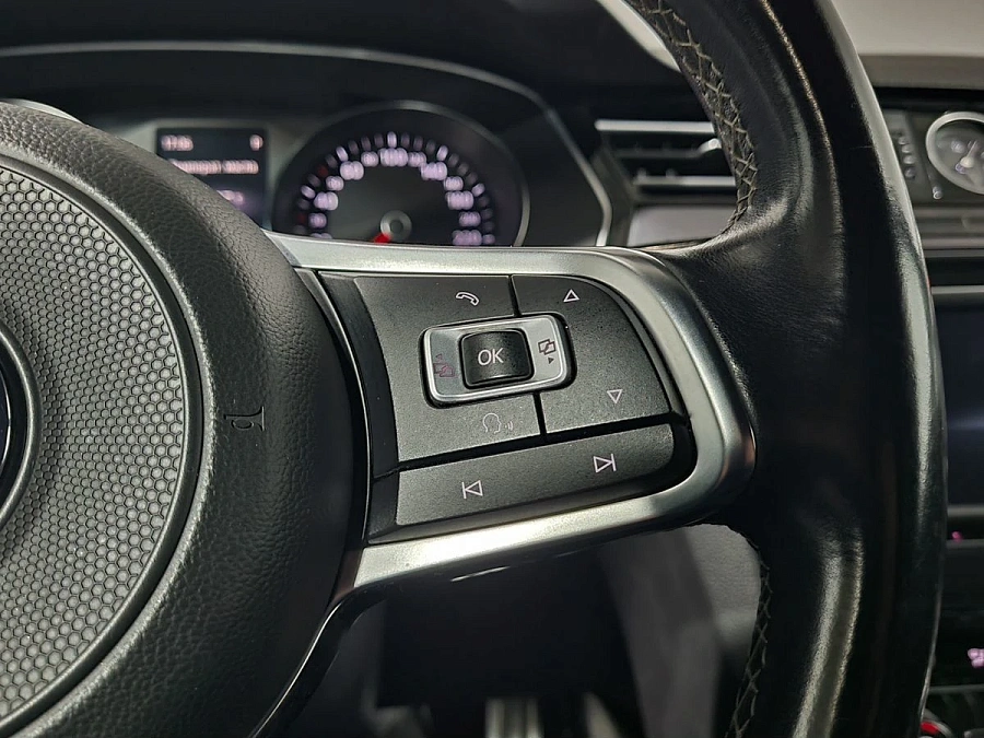 Volkswagen Passat, 2016г., передний привод, робот