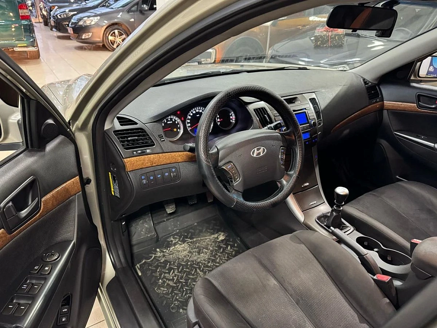 Hyundai Sonata, 2008г., передний привод, механика