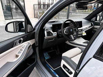 BMW X7, 2025г, полный привод, автомат