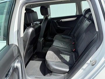 Volkswagen Passat, 2011г, передний привод, робот
