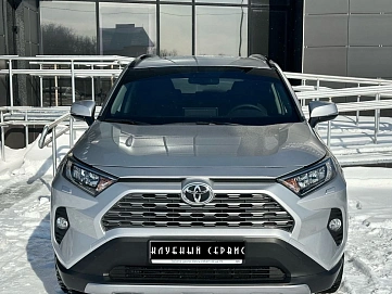 Toyota RAV4, 2021г, передний привод, вариатор
