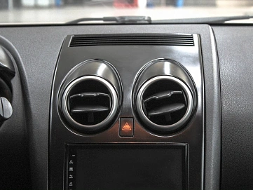 Nissan Qashqai, 2008г, передний привод, вариатор