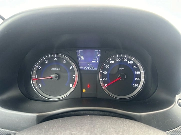 Hyundai Solaris, 2011г, передний привод, механика