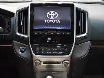 Toyota Land Cruiser, 2017г, полный привод, автомат
