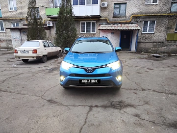 Toyota RAV4, 2015г, полный привод, вариатор
