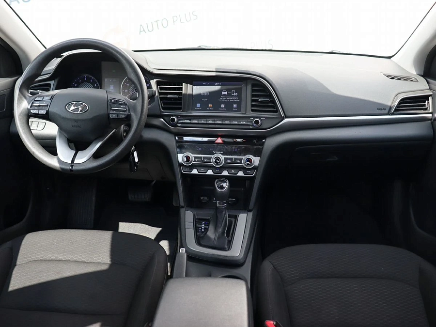 Hyundai Elantra, 2019г., передний привод, автомат