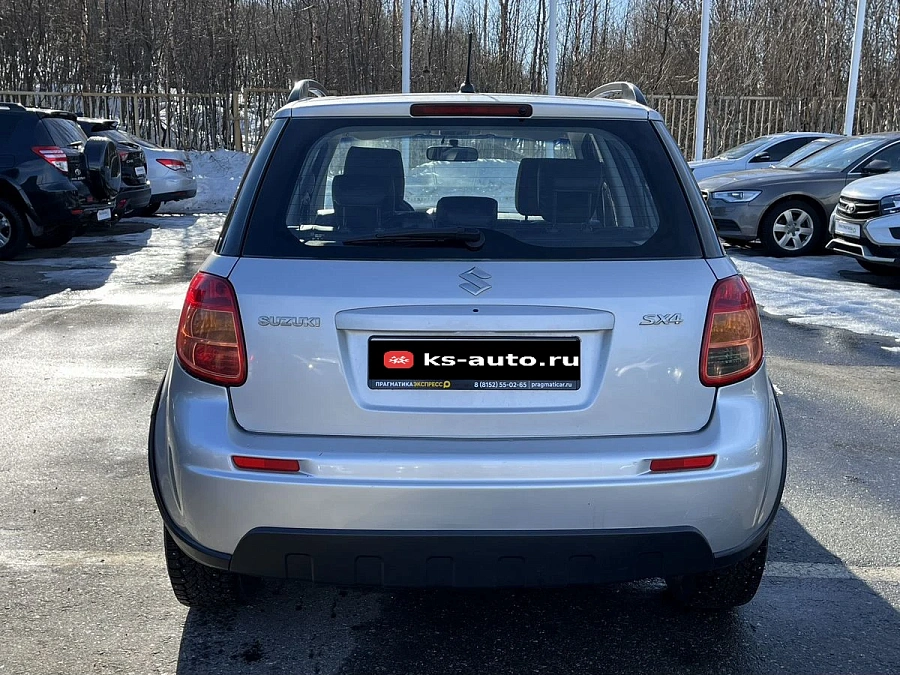 Suzuki SX4, 2010г., передний привод, автомат