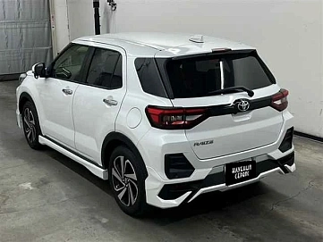 Toyota Raize, 2022г, полный привод, вариатор