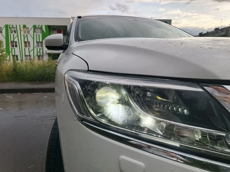 Nissan Pathfinder, 2015г., полный привод, вариатор