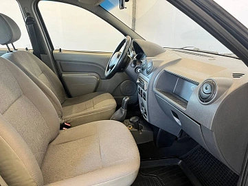 Renault Logan, 2008г, передний привод, механика