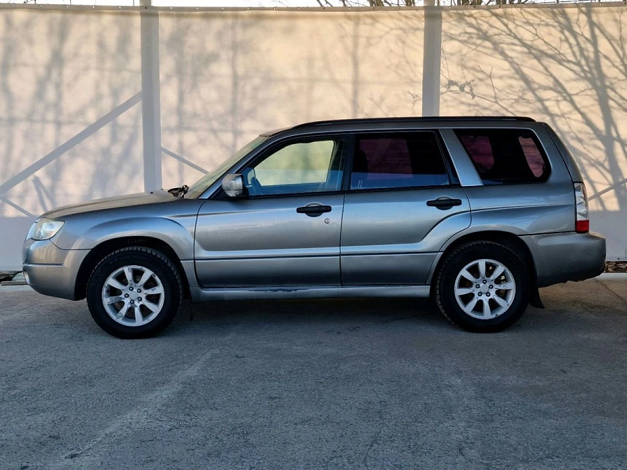 Subaru Forester, 2006г., полный привод, механика