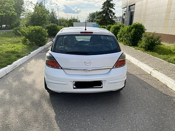 Opel Astra, 2012г, передний привод, механика