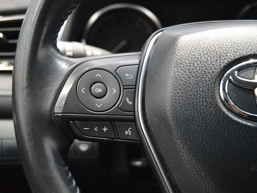 Toyota Camry, 2021г., передний привод, автомат