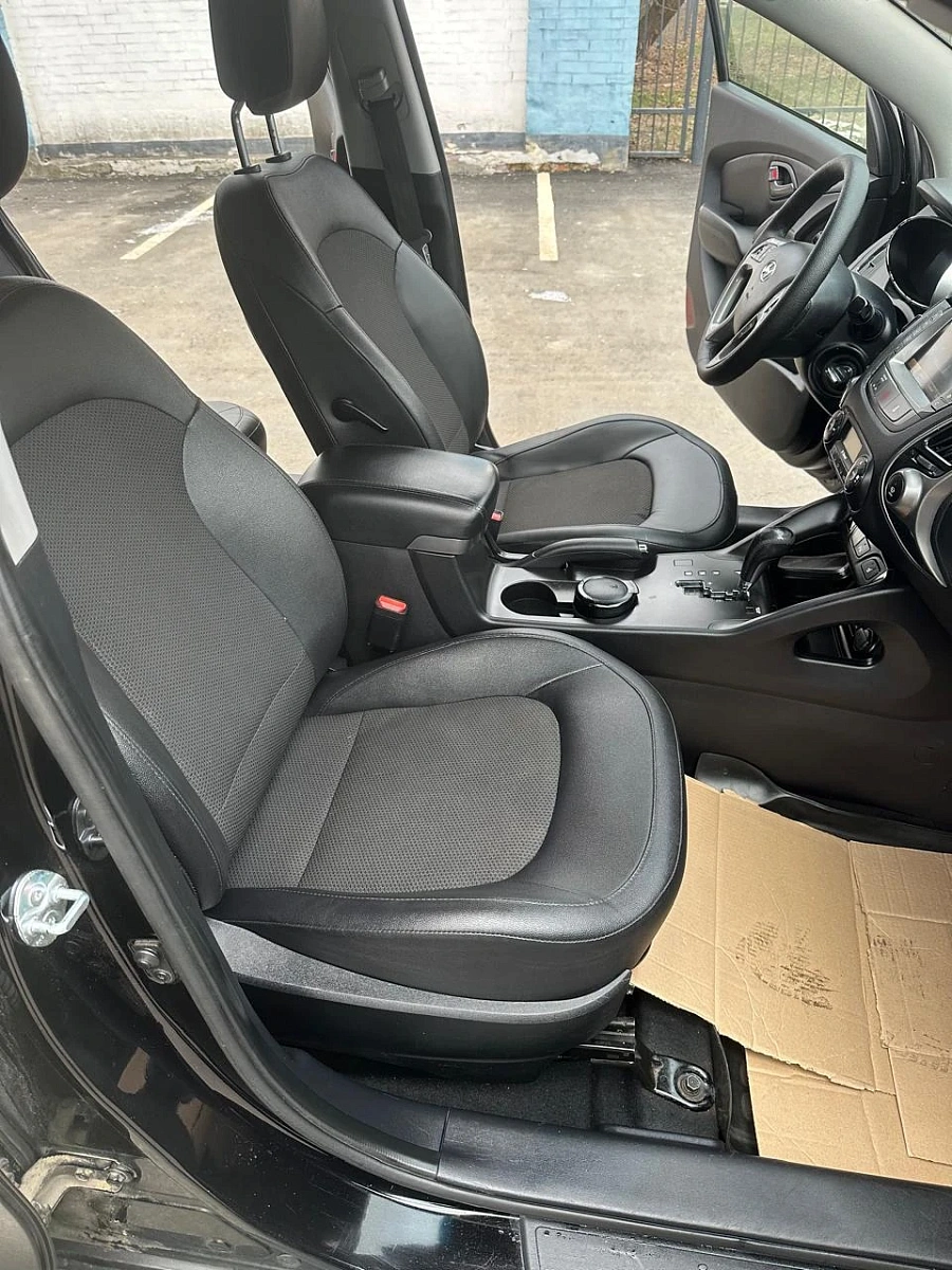 Hyundai ix35, 2013г., передний привод, автомат