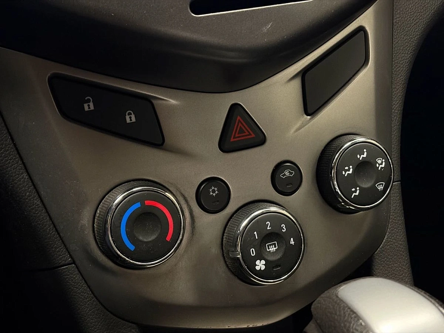 Chevrolet Aveo, 2012г., передний привод, механика