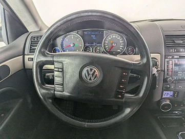 Volkswagen Touareg, 2009г, полный привод, автомат