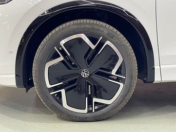 Volkswagen Tiguan, 2024г, полный привод, робот