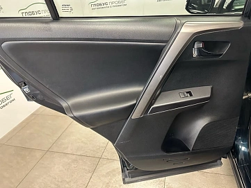 Toyota RAV4, 2018г, передний привод, автомат