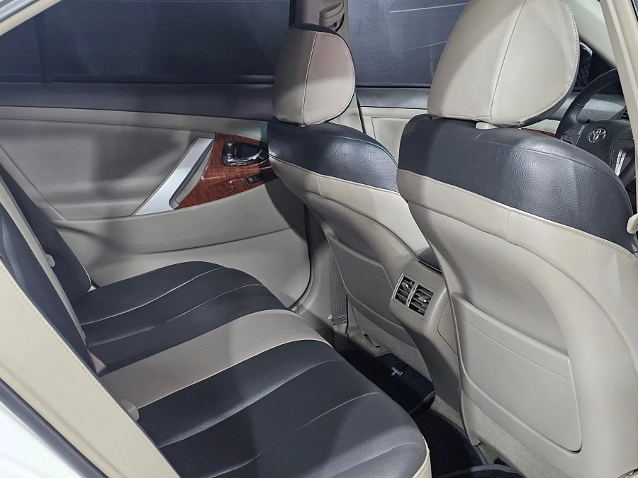 Toyota Camry, 2010г., передний привод, автомат