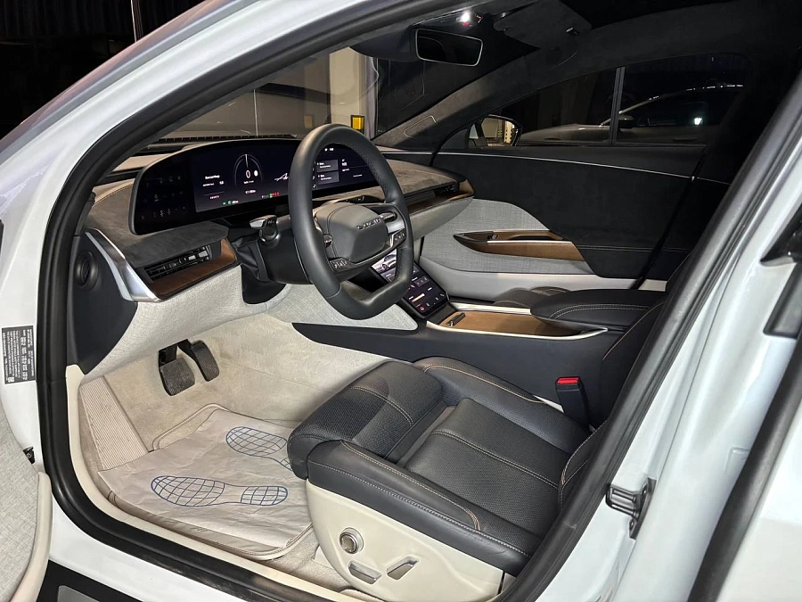 Lucid Air, 2022г., полный привод, автомат
