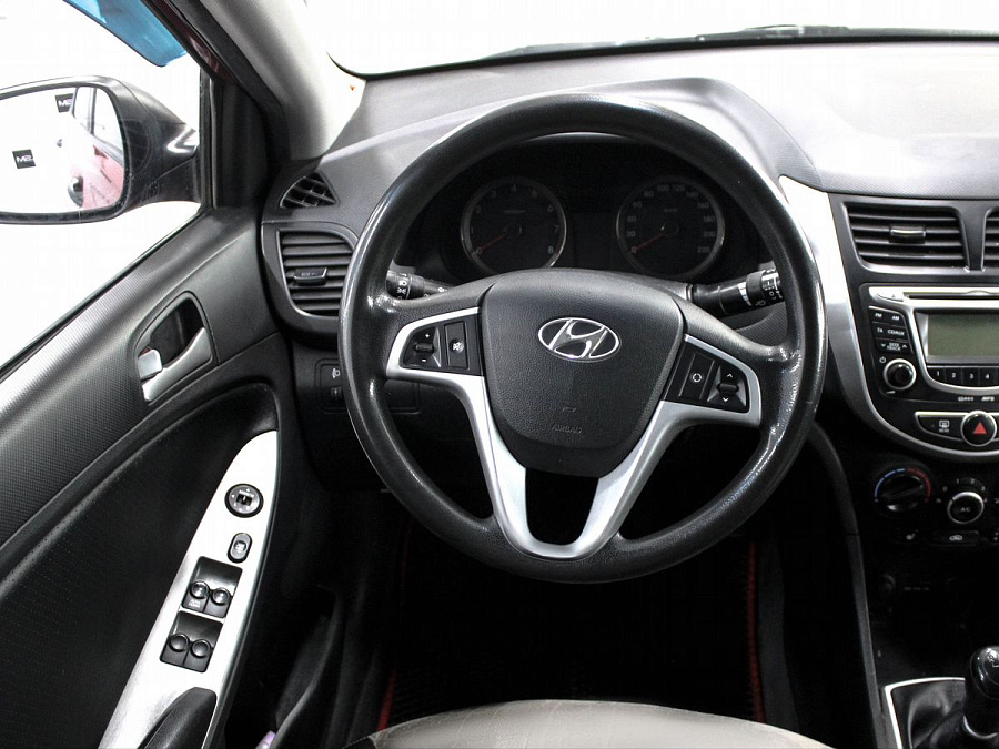 Hyundai Solaris, 2011г., передний привод, механика