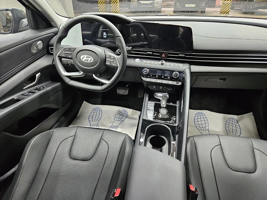Hyundai Elantra, 2025г., передний привод, вариатор