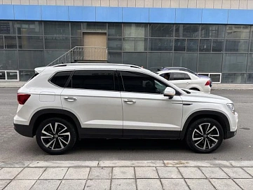 Volkswagen Tharu, 2022г, передний привод, робот