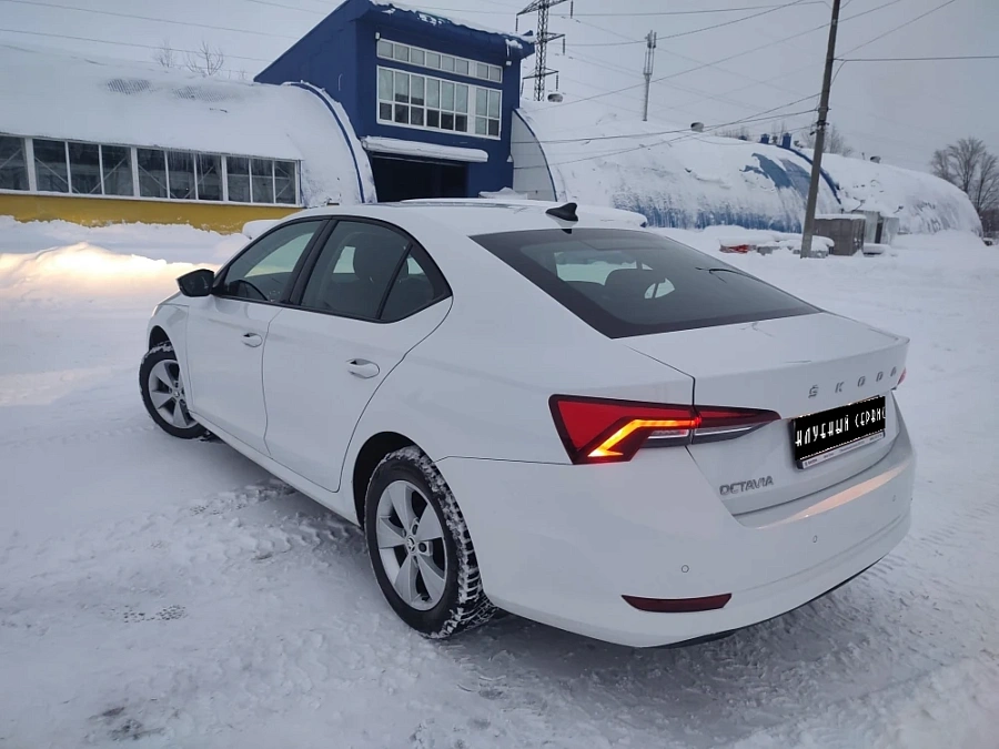 Skoda Octavia, 2021г., передний привод, автомат