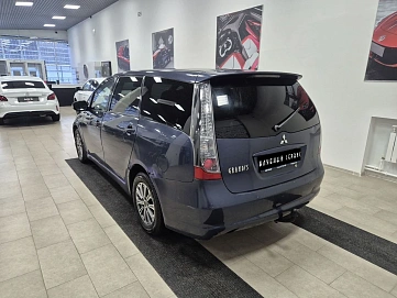 Mitsubishi Grandis, 2004г, полный привод, механика