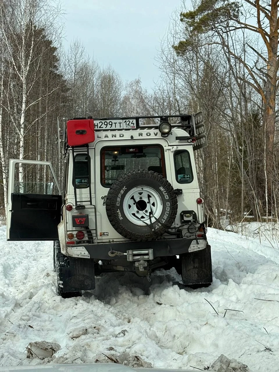 Land Rover Defender, 2005г., полный привод, механика