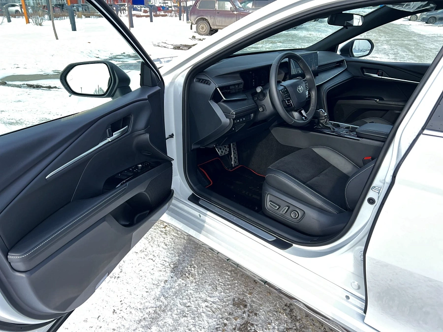 Toyota Camry, 2024г., передний привод, вариатор