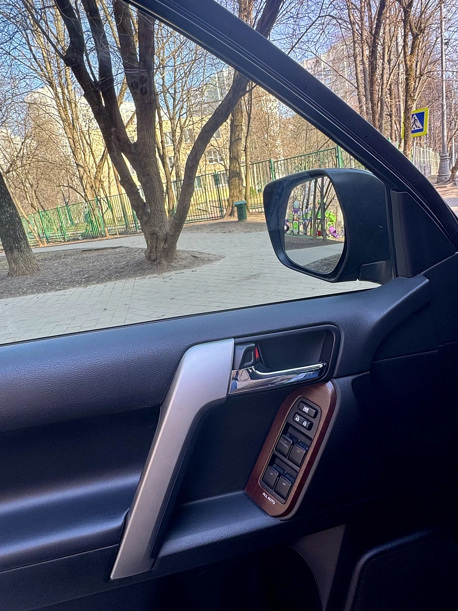 Toyota Land Cruiser Prado, 2015г., полный привод, автомат