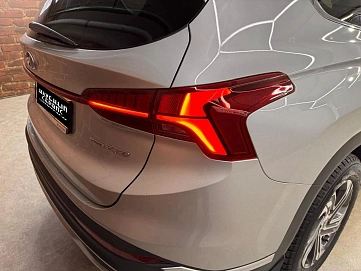 Hyundai Santa Fe, 2021г, полный привод, робот