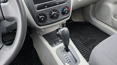 Kia Cerato, 2005г, передний привод, автомат