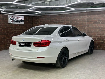 BMW 3 серии, 2018г, задний привод, автомат